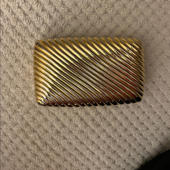 JUDITH LEIBER gold shell pattern clutch (does not fit cell phone) - Picture 3 of 6